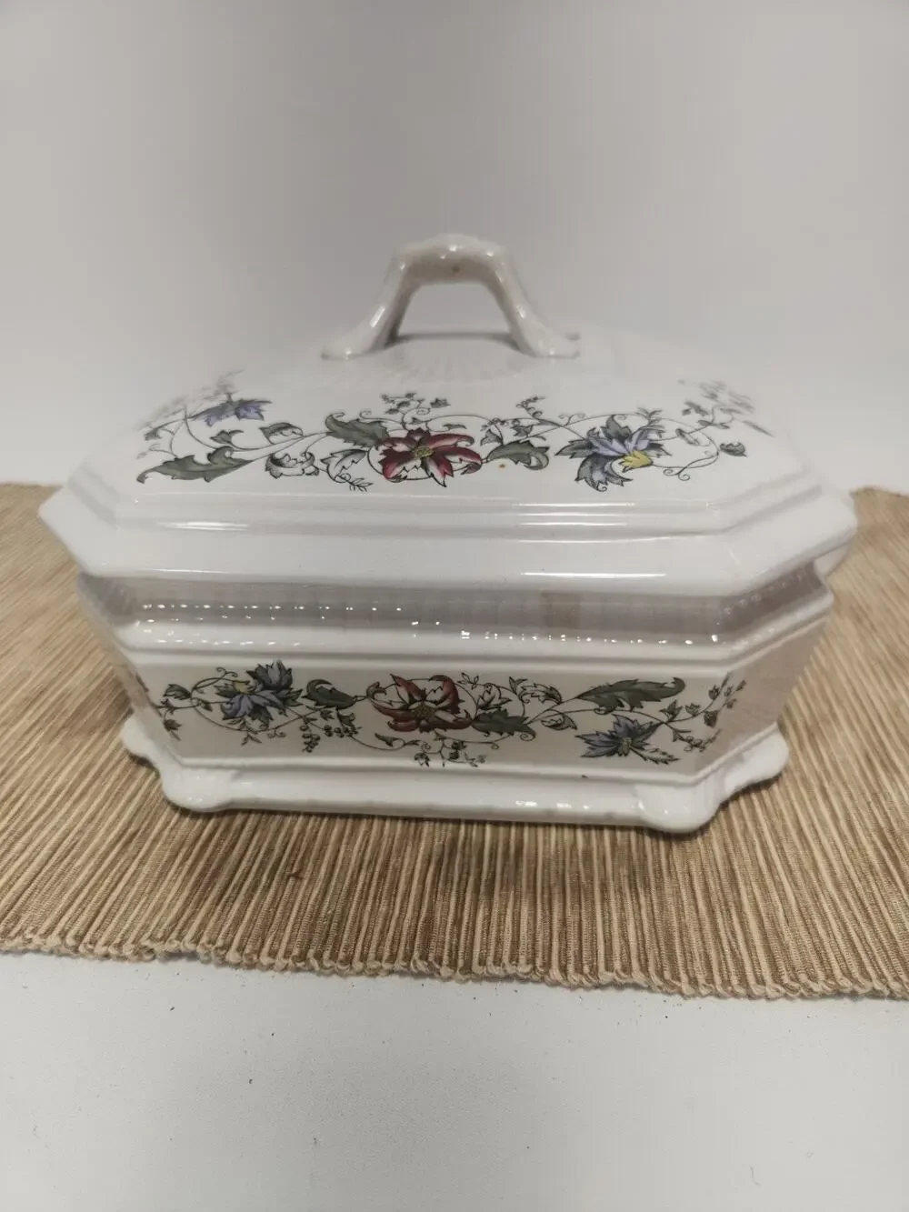 Antique T.G. & F.B. Parisian Granite Tulare Covered Vegetable Tureen England